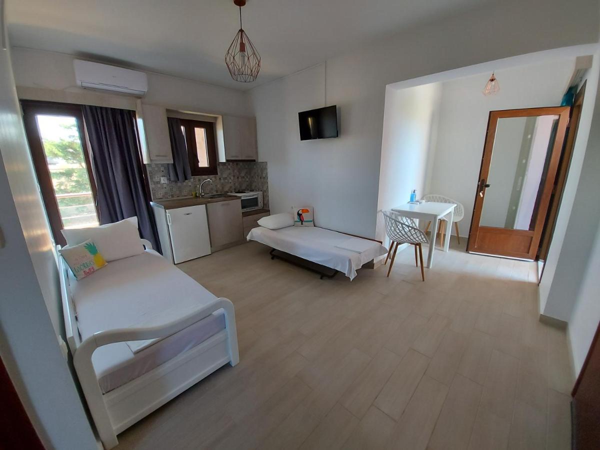 Golden View Apartments Myrina Limnos Esterno foto